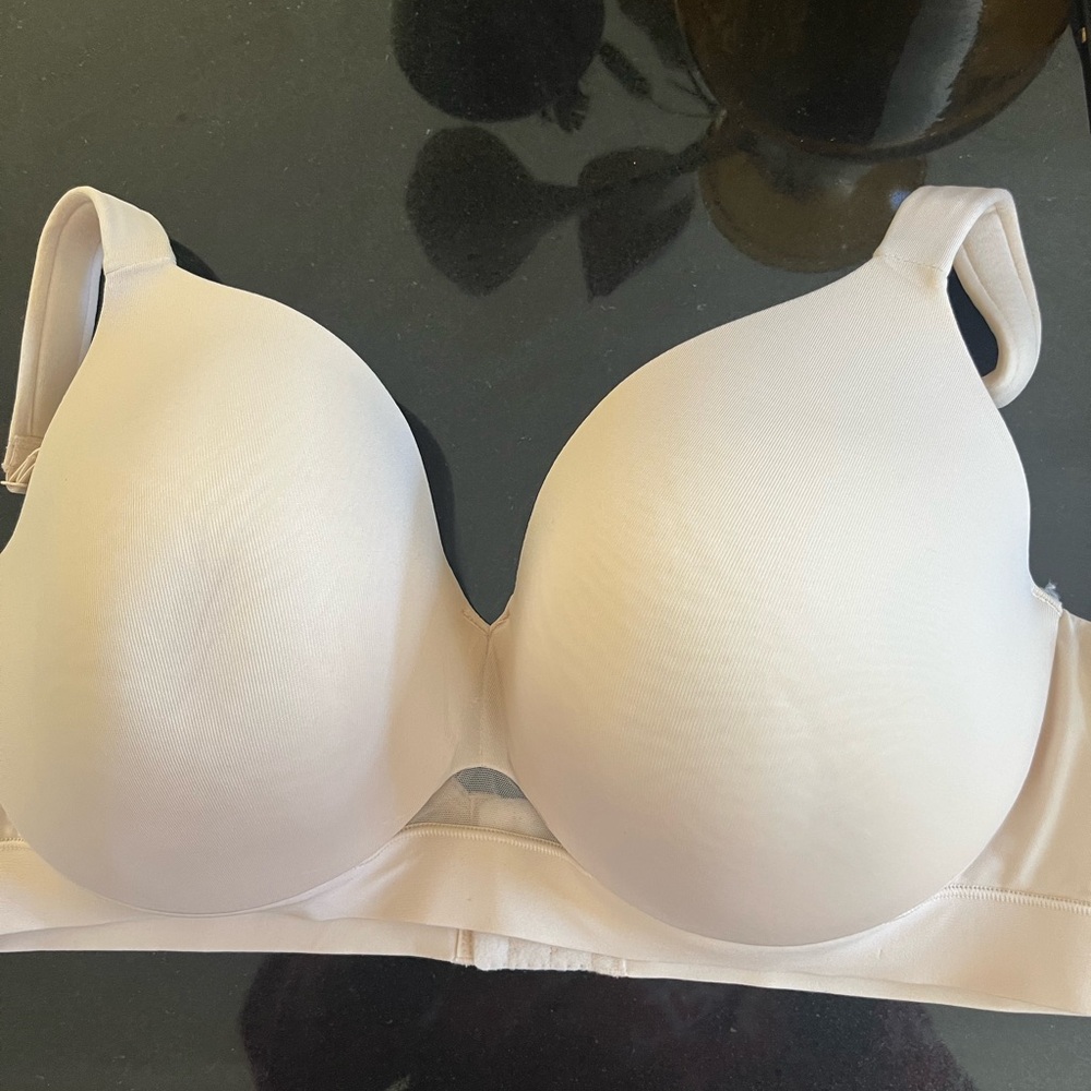 Cream Adjustable Bra size 44 C/ Firm Price